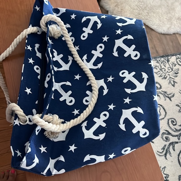 Large Beach Bag - Picture 4 of 15